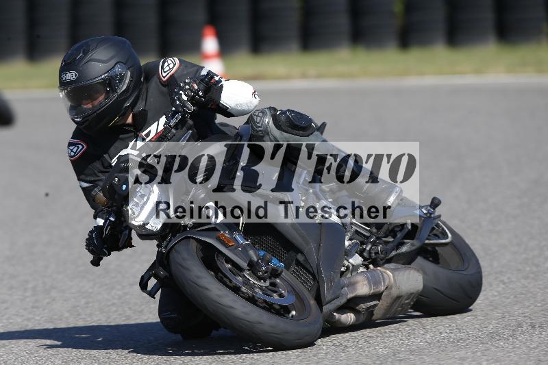 /Archiv-2025/49 26.08.2025 Cornu Master School ADR/blau-bleu/49